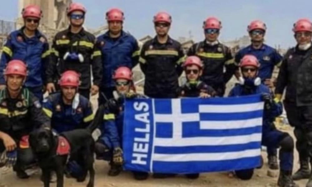 Εκρηξη στη Βηρυτό: Αυτοί είναι οι Ελληνες διασώστες της 1ης ΕΜΑΚ μαζί με τον σκύλο τους